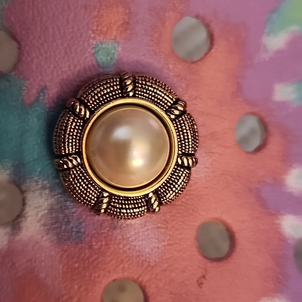 Elegant Gold and Cream shoe charms